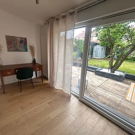 Maison Jardin Et Parking Hotel *