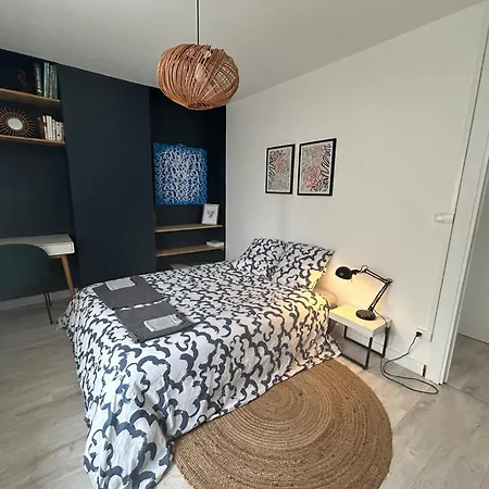 Hotel Maison Jardin Et Parking *